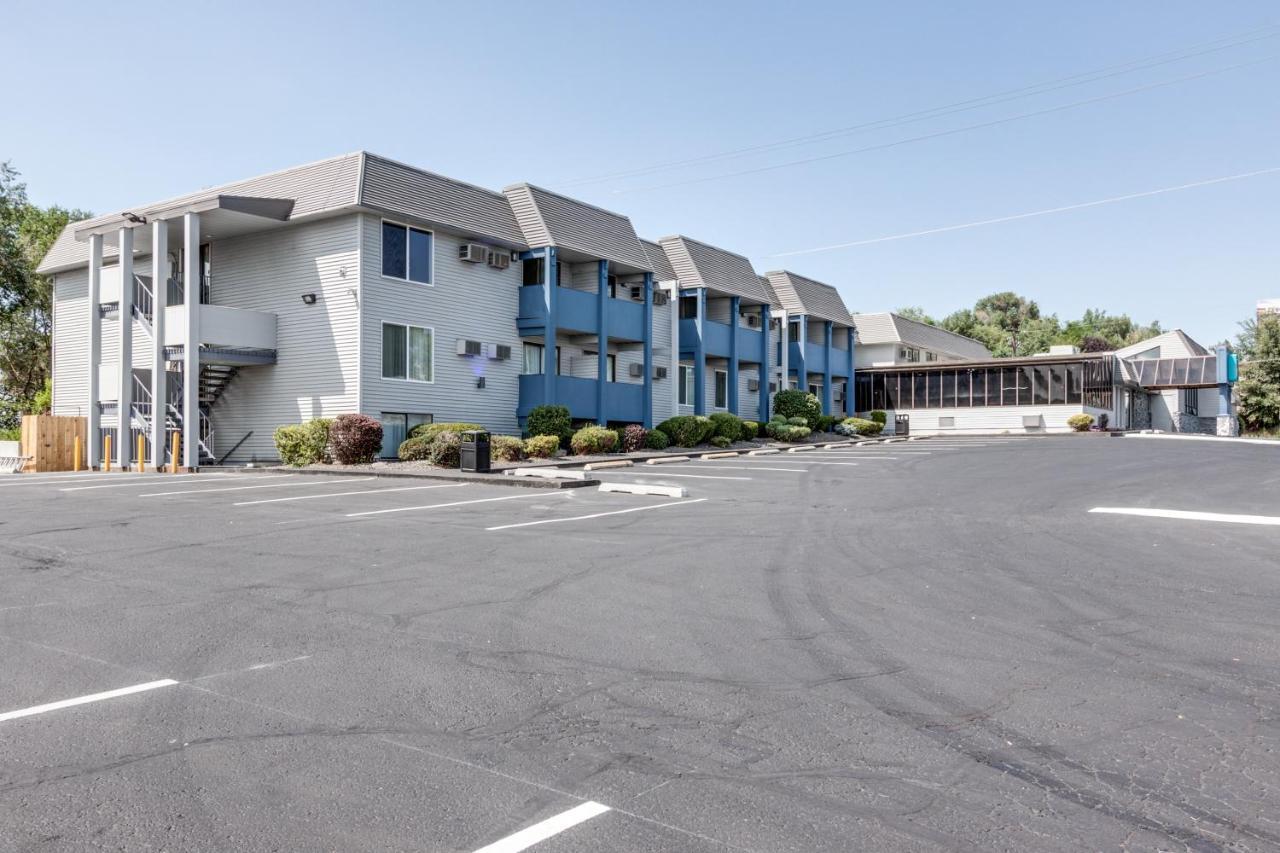 Days Inn & Suites By Wyndham Spokane Eksteriør billede