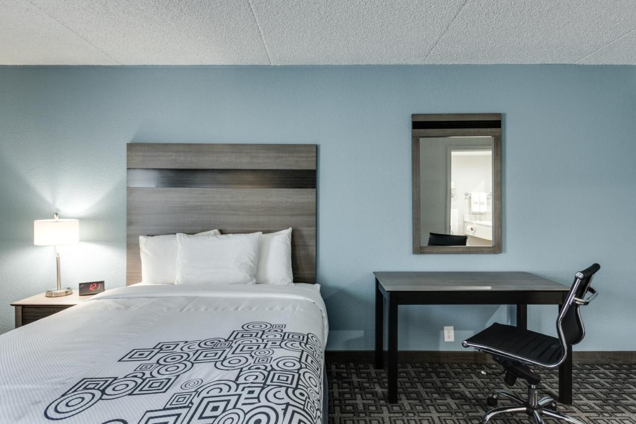 Days Inn & Suites By Wyndham Spokane Eksteriør billede