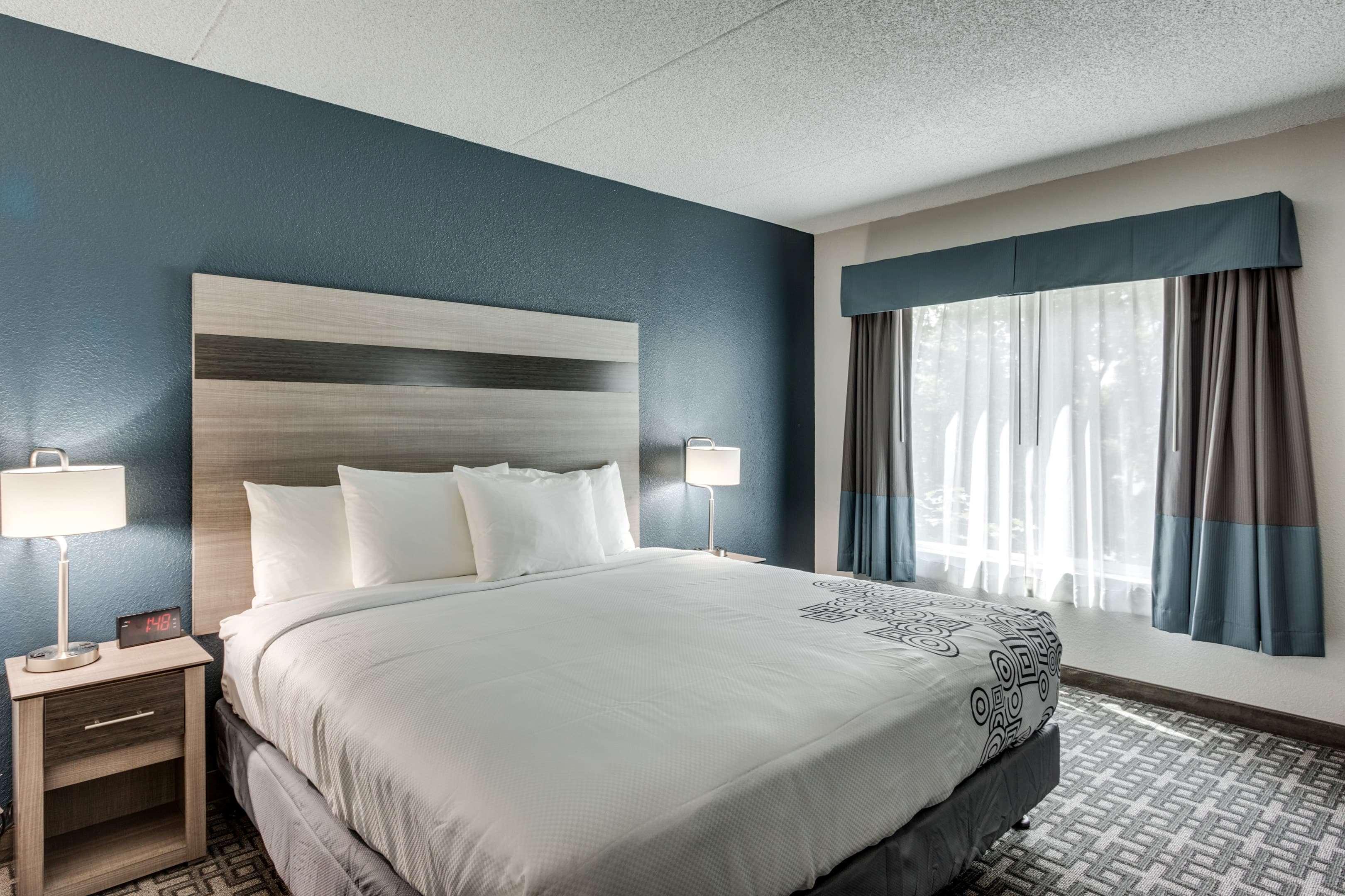 Days Inn & Suites By Wyndham Spokane Eksteriør billede