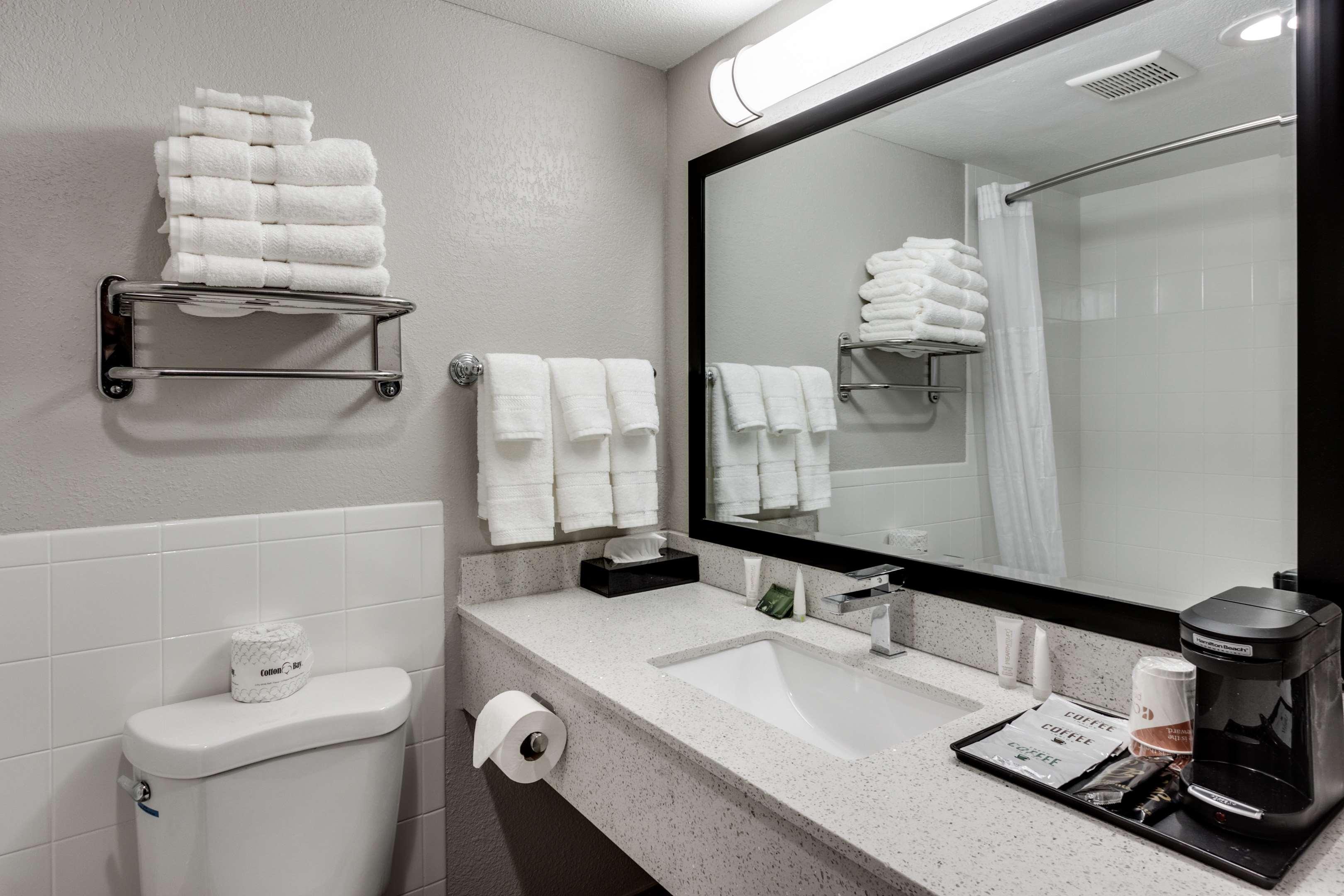 Days Inn & Suites By Wyndham Spokane Eksteriør billede