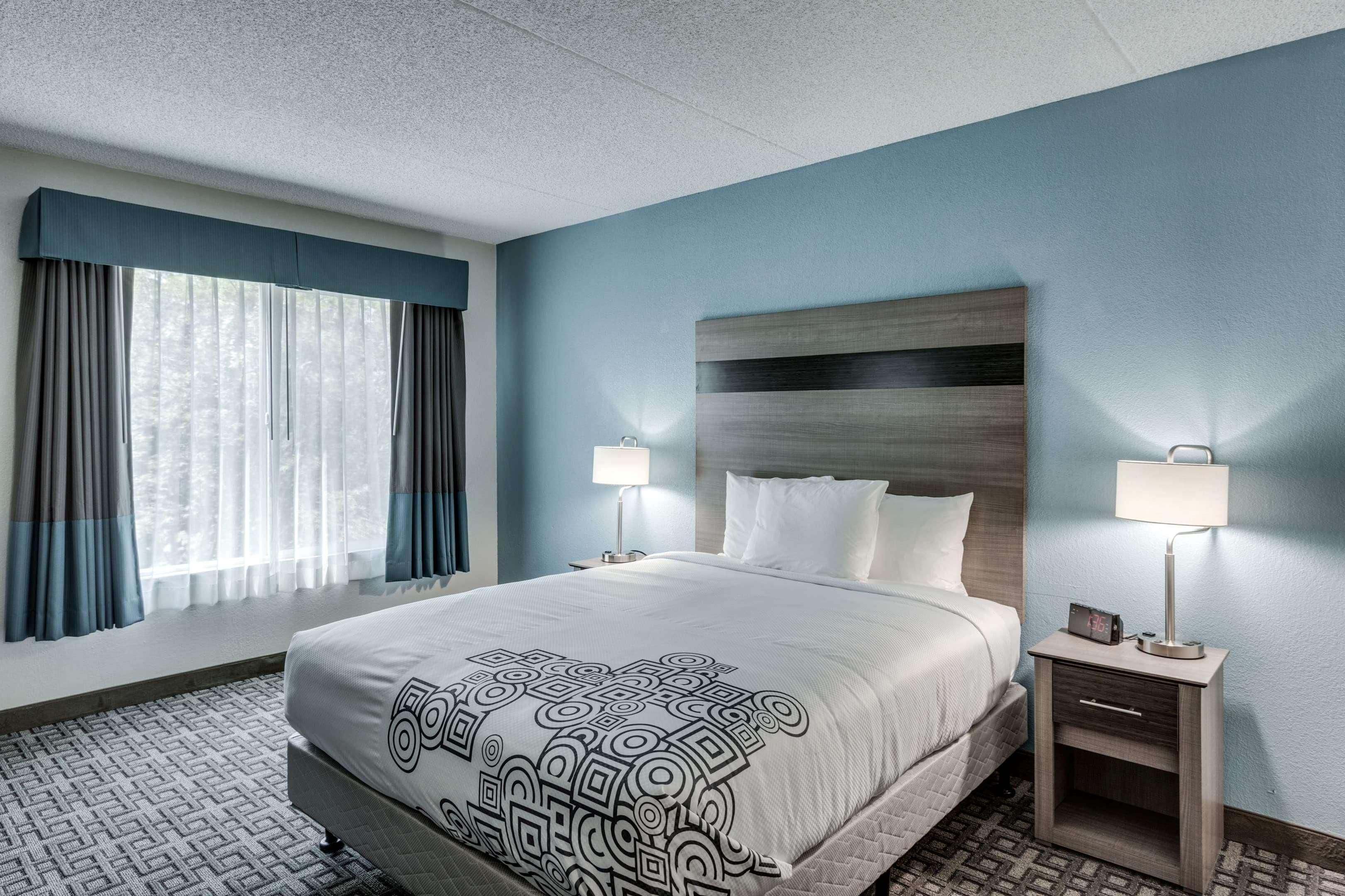 Days Inn & Suites By Wyndham Spokane Eksteriør billede