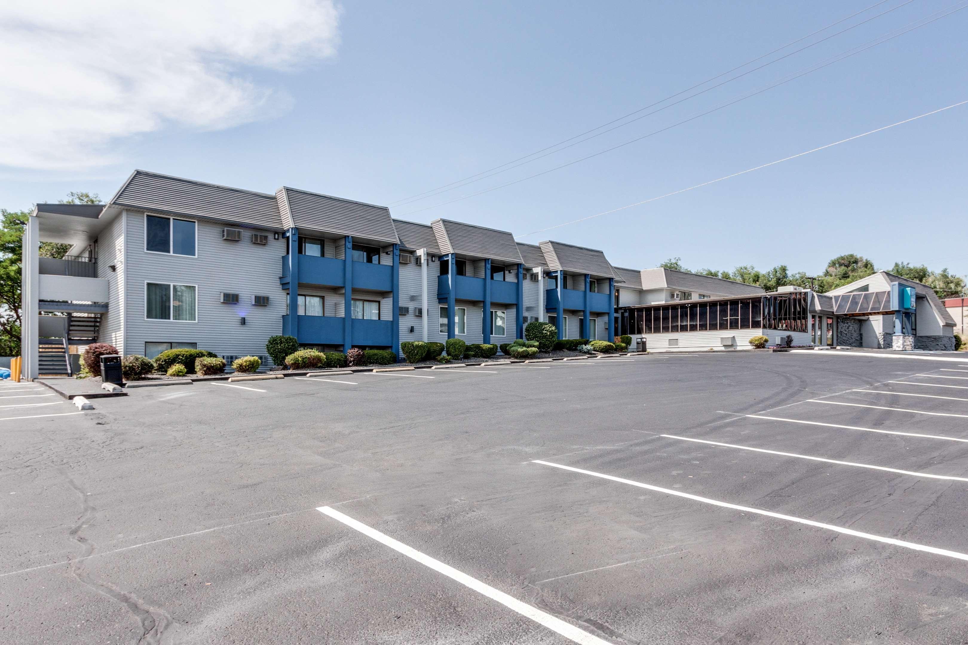 Days Inn & Suites By Wyndham Spokane Eksteriør billede