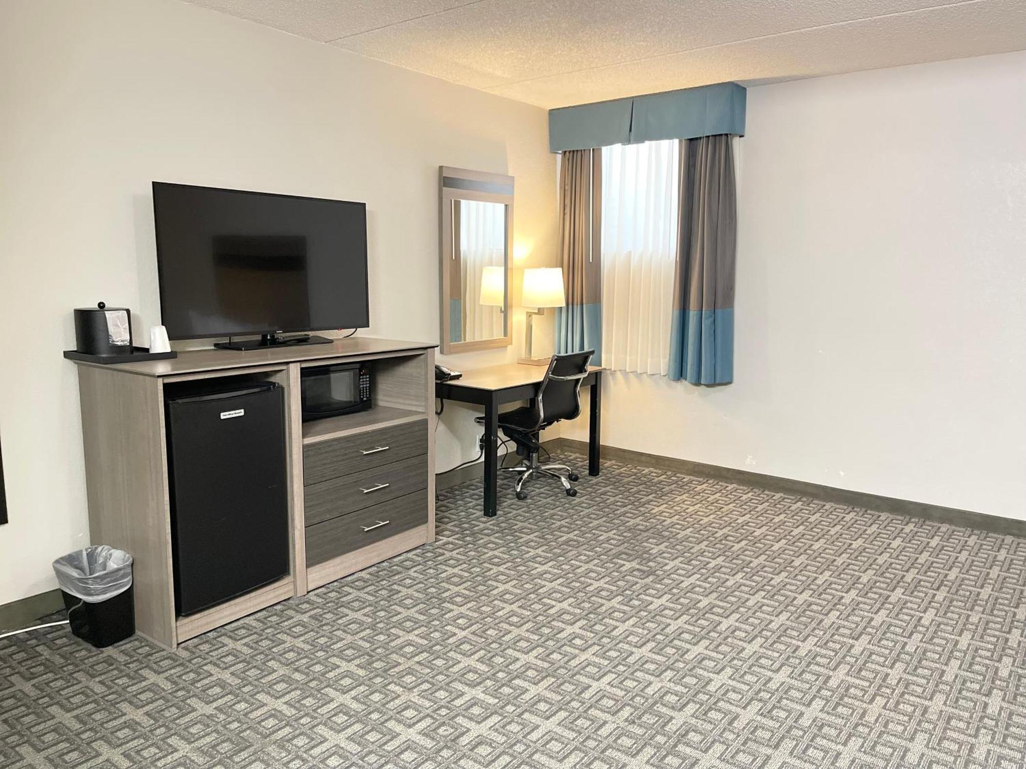 Days Inn & Suites By Wyndham Spokane Eksteriør billede